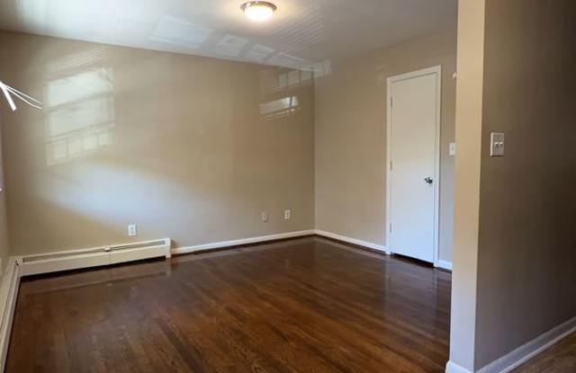 1BR/1Bath Apartment in Roanoke Historic District! Gallery 2