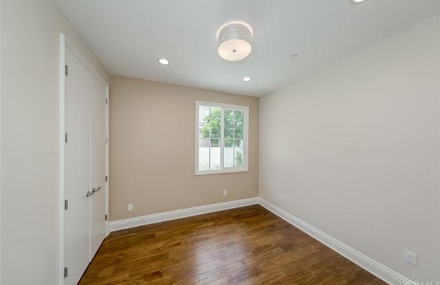 9619 Broadway Gallery 4