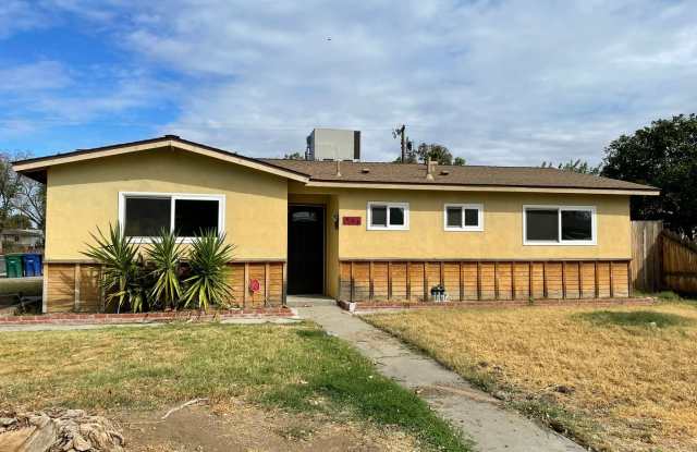 Charming 3-Bedroom, 2-Bath Home – Available Now photos photos