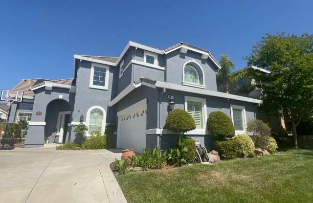 Beautiful Deer Ridge Home With Pool  Spa and SOLAR - 2652 Torrey Pines Drive, Brentwood, CA 94513