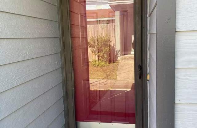 817 Premier Dr Gallery 3