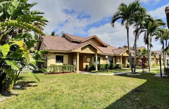 2652 Riverside Dr photos photos