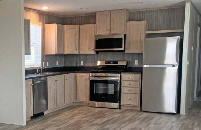 2404 N 8th St - 2404 North 8th Street, Red Oak, IA 51566