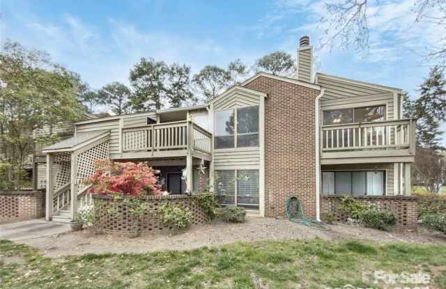 1600 Sharon Road W photos photos