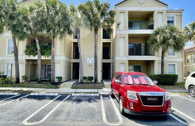 949 Riverside Dr - 949 Riverside Drive, Coral Springs, FL 33071
