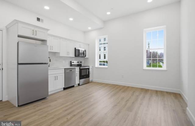 100 W FRONT ST #1A Gallery 2