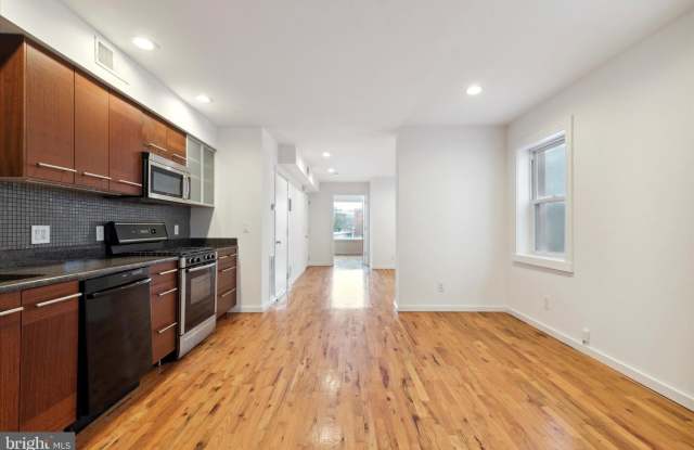 1432 N CADWALLADER Street unit: 2 photos photos 1432 N CADWALLADER Street unit: 2 photos photos