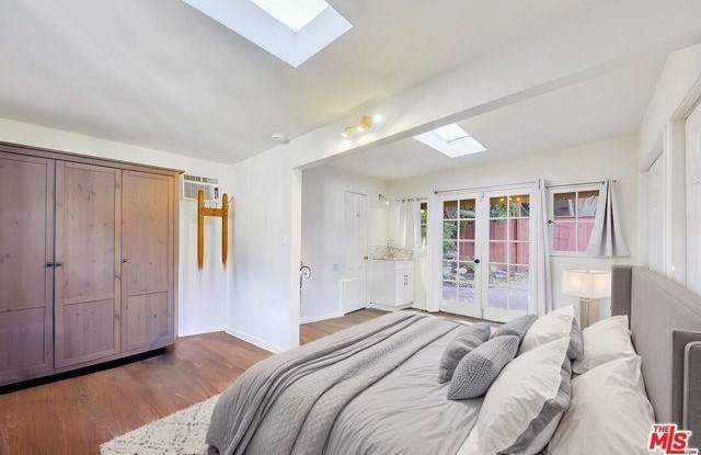 8838 Rosewood Avenue - 8838 Rosewood Avenue, West Hollywood, CA 90048