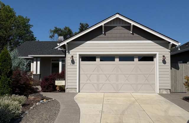 Beautiful 3 Bedroom 2 Bathroom Home in East Medford photos photos Beautiful 3 Bedroom 2 Bathroom Home in East Medford photos photos