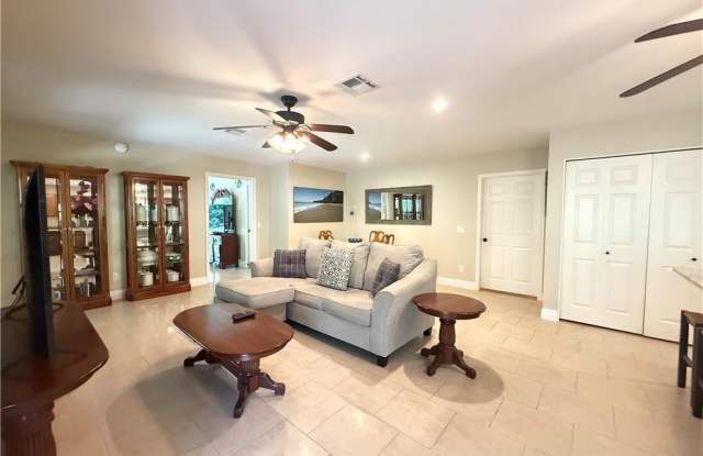 6140 Standing Oaks Gallery 4