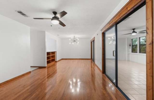 Stunning 2/1 with Water Views at Bivens Lake!! photos photos