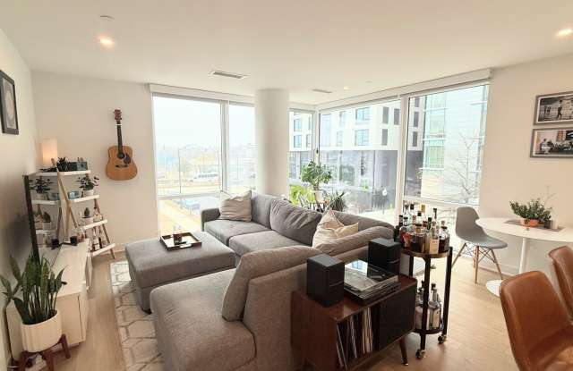 Gorgeous 2BD/2BA Corner Unit in the Heart of Navy Yard | Parking Included photos photos