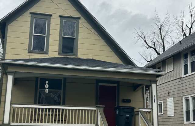 Akron Single-Family Home *ACCEPTING VOUCHERS* photos photos
