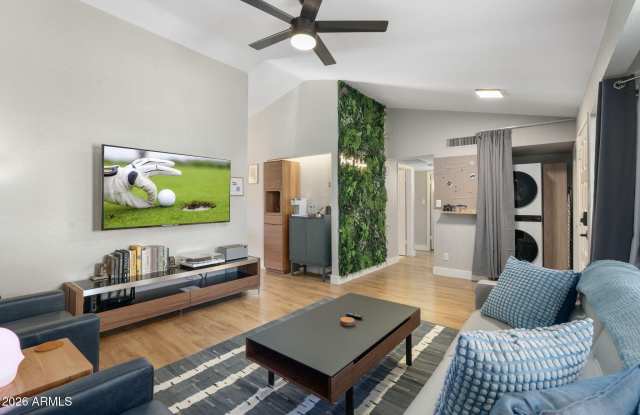 6913 E KINGS Avenue Gallery 2