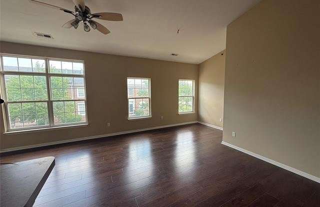 14586 Vauxhall Drive Gallery 4