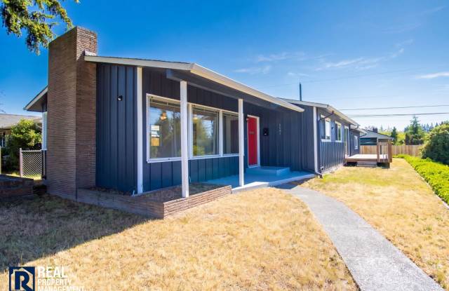 North End Gem – Hardwood Floors, 2-Car Garage & Prime Location photos photos