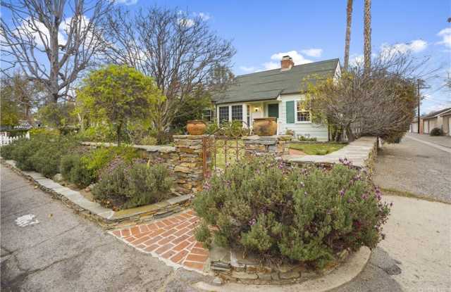 4416 Morella Avenue Gallery 2