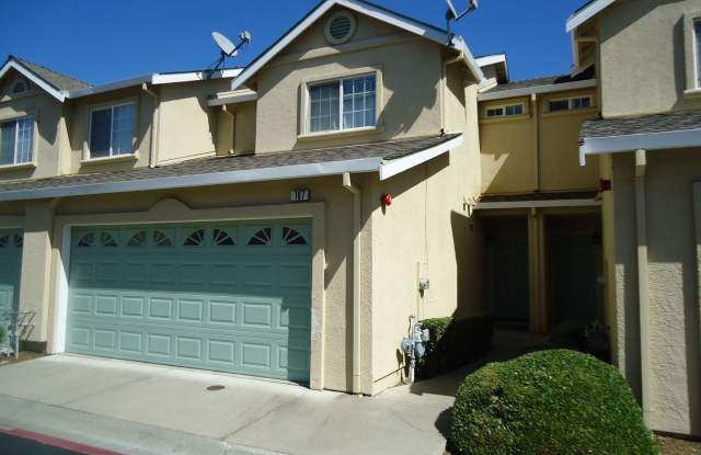 Southbridge Townhome - 167 Scottsburg Court, Fairfield, CA 94534