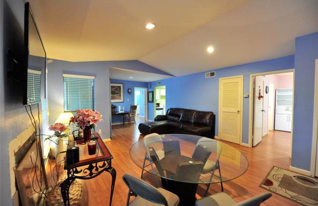 6602 Harbor Town Drive Gallery 3
