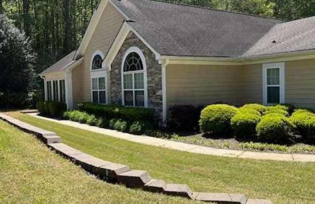 Large 2bd/2ba Ranch in Villas at Gingercake (55+ Community) - 220 Rehobeth Way, Fayetteville, GA 30214