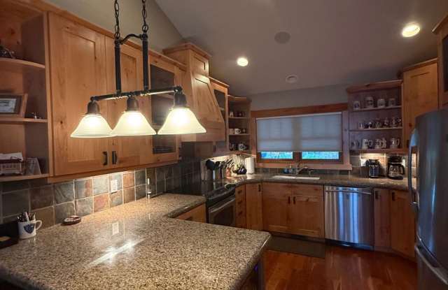 Furnished Cherry Hill Condo Gallery 4