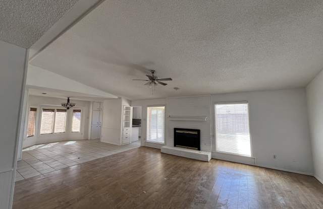 5607 87th Place Gallery 3