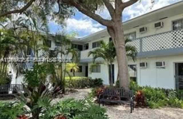 13025 Emerald Dr Gallery 2