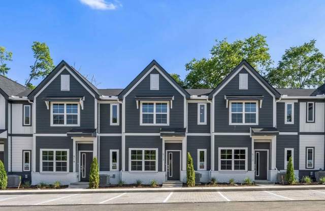 700 N Dupont Ave photos photos