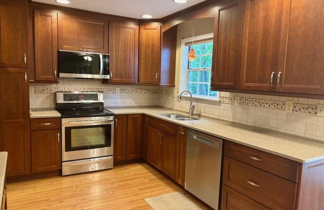 2056 WHISPERING WOODS DR Gallery 2