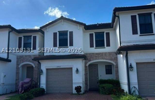 10962 W 33rd Ct Gallery 1