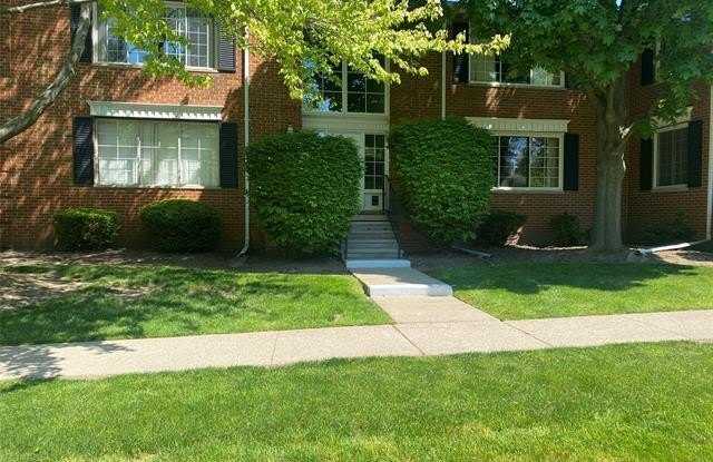 754 E Fox Hills Drive photos photos