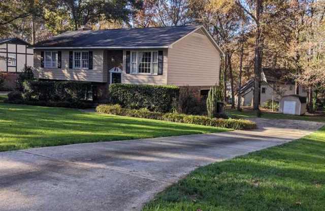 1104 Tanglewood Drive Gallery 2