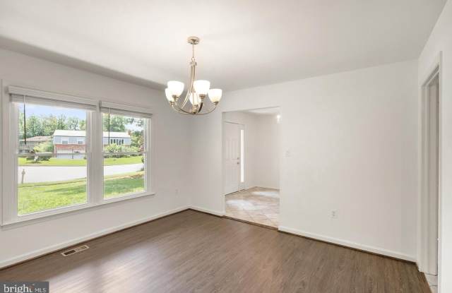 8902 HUXLEY Court Gallery 4