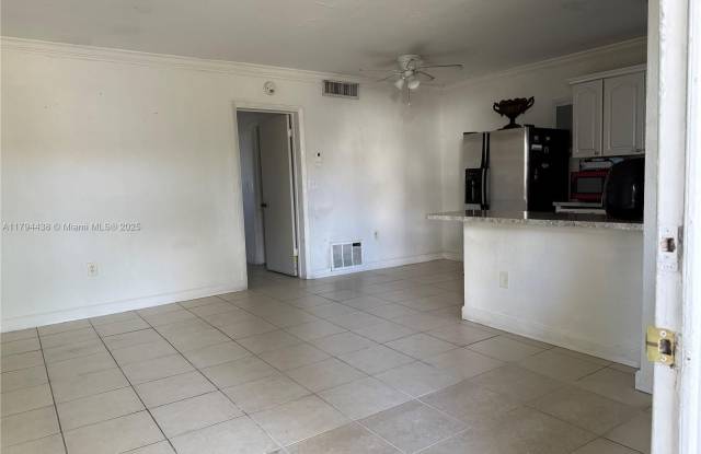 890 NW 45th Ave photos photos