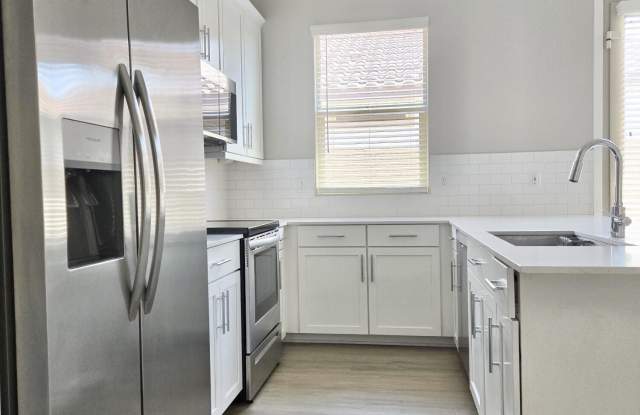 2568 E KINGBIRD Drive Gallery 3