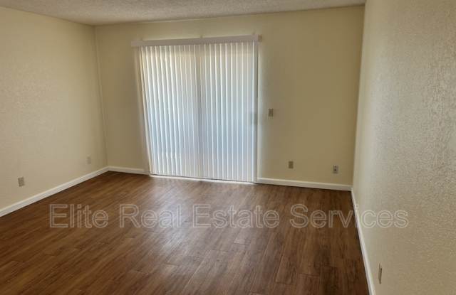 2102 East 5th Street - D Gallery 3