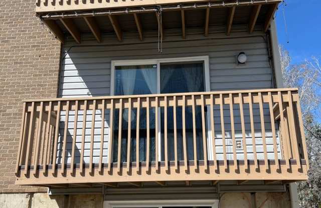 2nd Level 2 Bedroom Apartment Near Downtown Louisville photos photos