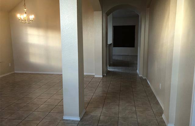 2702 Pyramid Lane Gallery 4