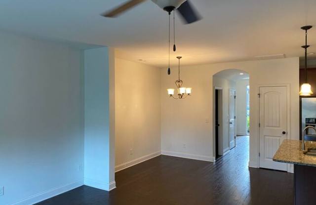 2004 Bungalow Drive Gallery 4
