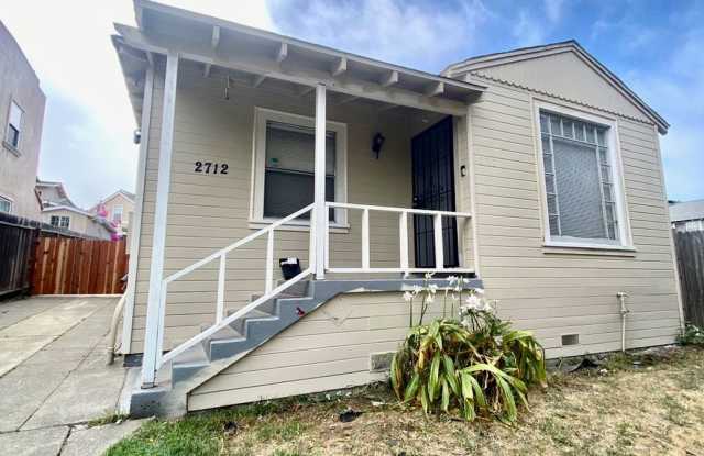 Nice 2 bed 1 bath House in Richmond with Garage - COMING SOON !! photos photos