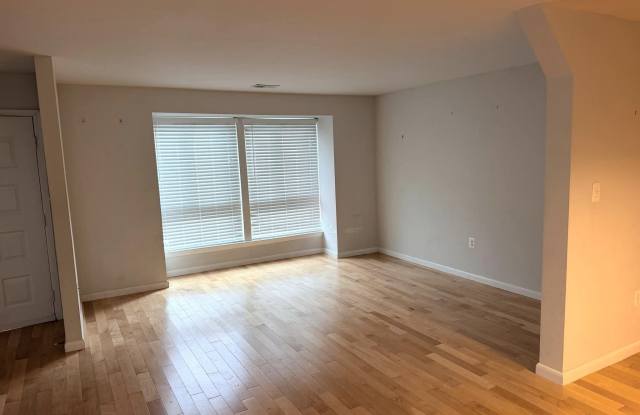 6062 HOLLOW HILL Lane Gallery 3