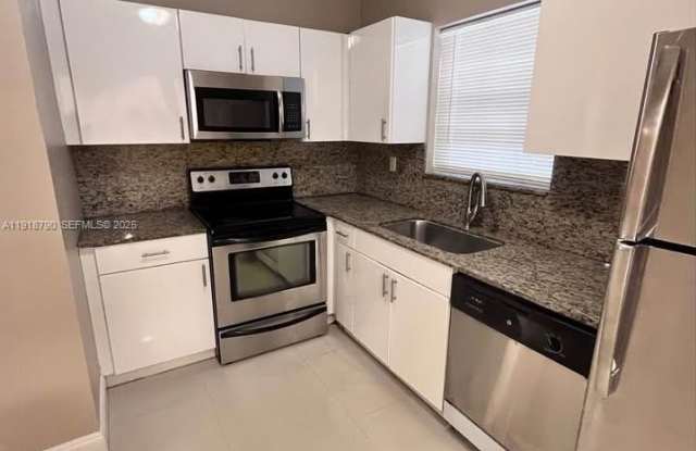 251 N 68th Ter photos photos