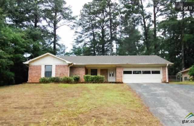 1319 E Fairmont - 1319 East Fairmont Street, Longview, TX 75601