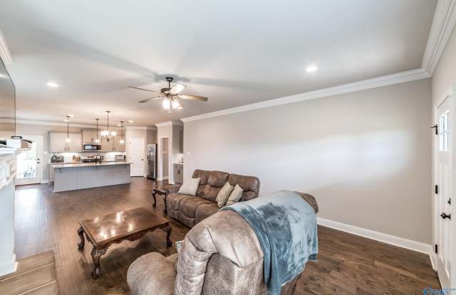 105 Kinslee Leann Court Gallery 3