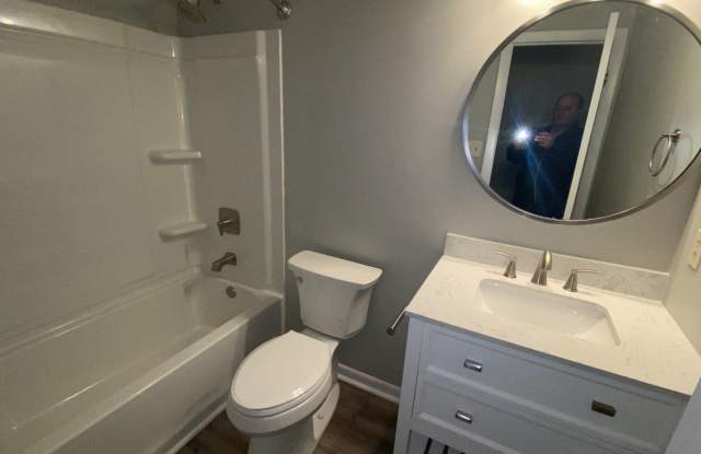 1121 Strathdon Ave photos photos