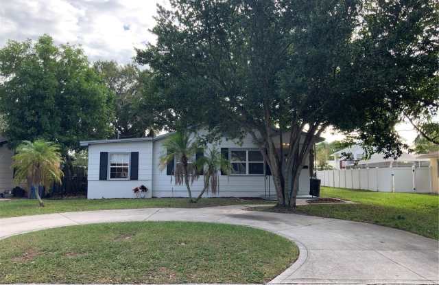5038 36TH AVENUE N - 5038 36th Avenue North, St. Petersburg, FL 33710