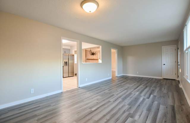 Pet Friendly Three Bedroom with Basement! Gallery 4