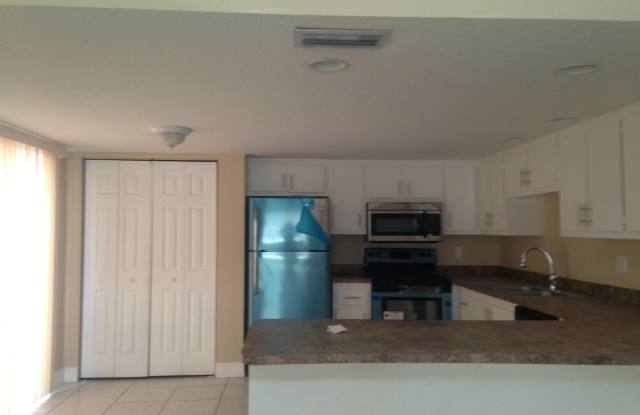 13940 Folkstone Circle Gallery 2