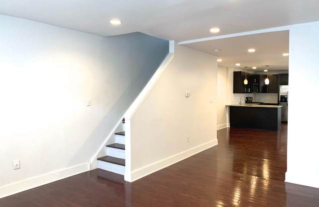 2331 DICKINSON STREET Gallery 3