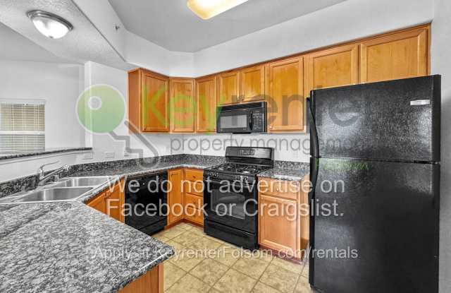 Updated 2BR/2BA Condo with Garage in Prime Folsom Location! Gallery 1
